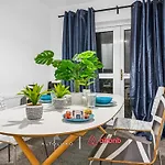 Timber House Spacious & Modern 6br House By Altoluxo Short Lets & Serviced With Free Wifi & Parking