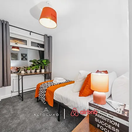 Appartement Timber House Spacious & Modern 6br House By Altoluxo Short Lets & Serviced With Free Wifi & Parking