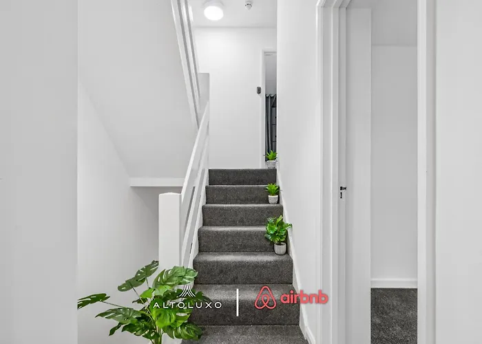 דירה Timber House Spacious & Modern 6br House By Altoluxo Short Lets & Serviced With Free Wifi & Parking