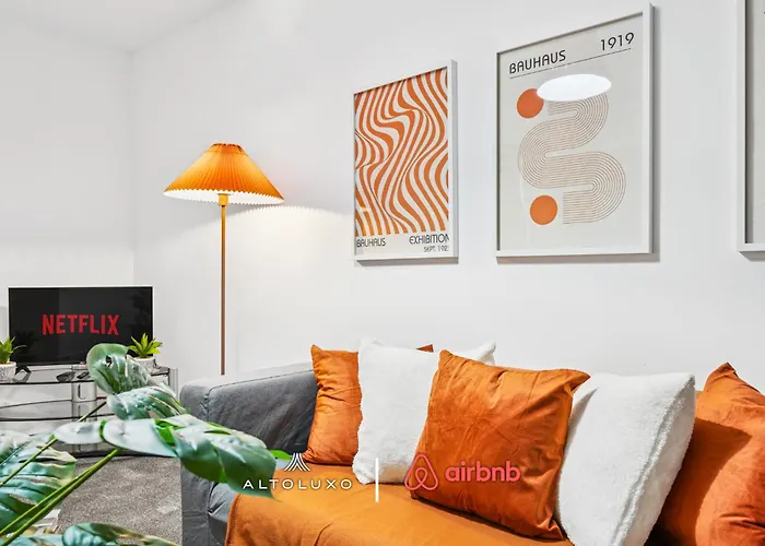 Timber House Spacious & Modern 6br House By Altoluxo Short Lets & Serviced With Free Wifi & Parking Apartment *