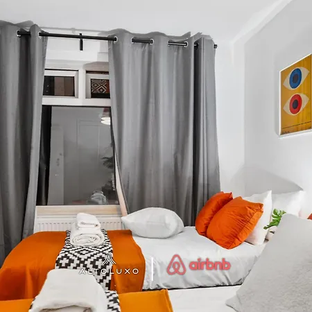 Timber House Spacious & Modern 6br House By Altoluxo Short Lets & Serviced With Free Wifi & Parking Apartment Bristol