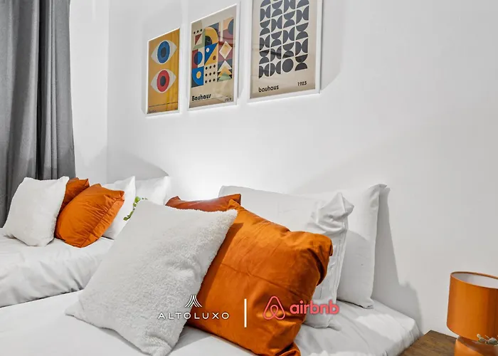 Timber House Spacious & Modern 6br House By Altoluxo Short Lets & Serviced With Free Wifi & Parking Appartamento Bristol